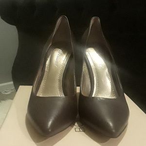 BCBGeneration Brown Pumps